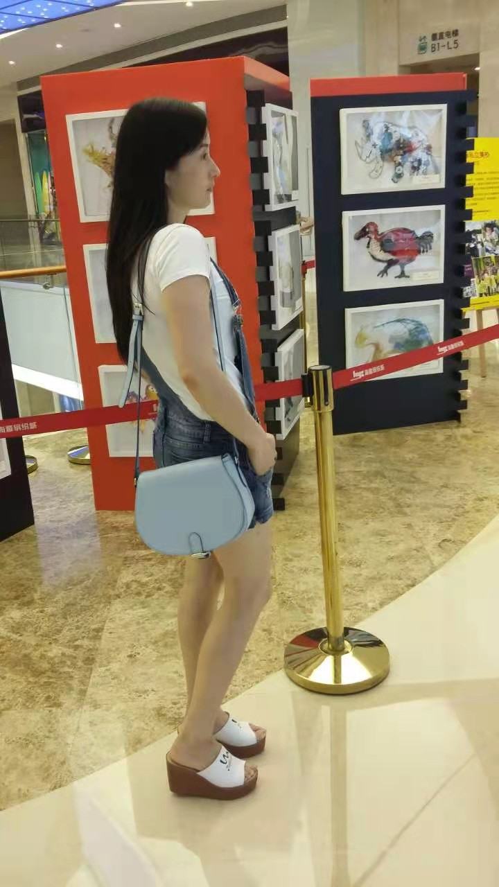 挺干净的一个妹子